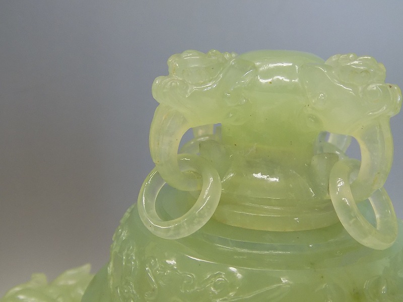 最高級透緑色 玉石彫刻 神獣蓋 獅子耳 遊環香炉 紫檀台座