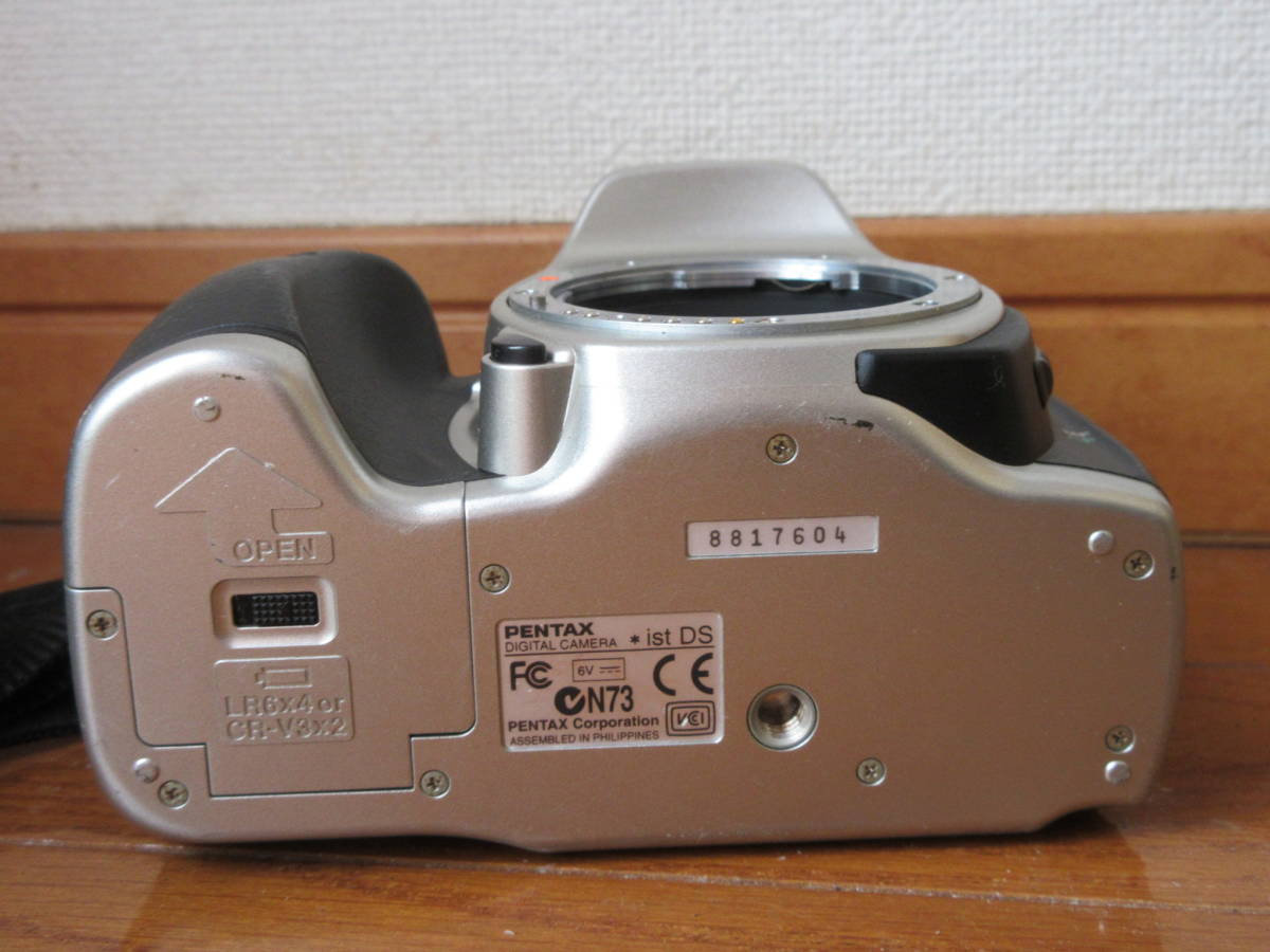 PENTAX ペンタックス ist DS デジタル一眼レフカメラ / SIGMA ZOOM 18