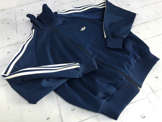 M レトロ Adidas アディダス Ads 4f デサント ジャージジャケット 2号 ジャケット 上着 売買されたオークション情報 Yahooの商品情報をアーカイブ公開 オークファン Aucfan Com