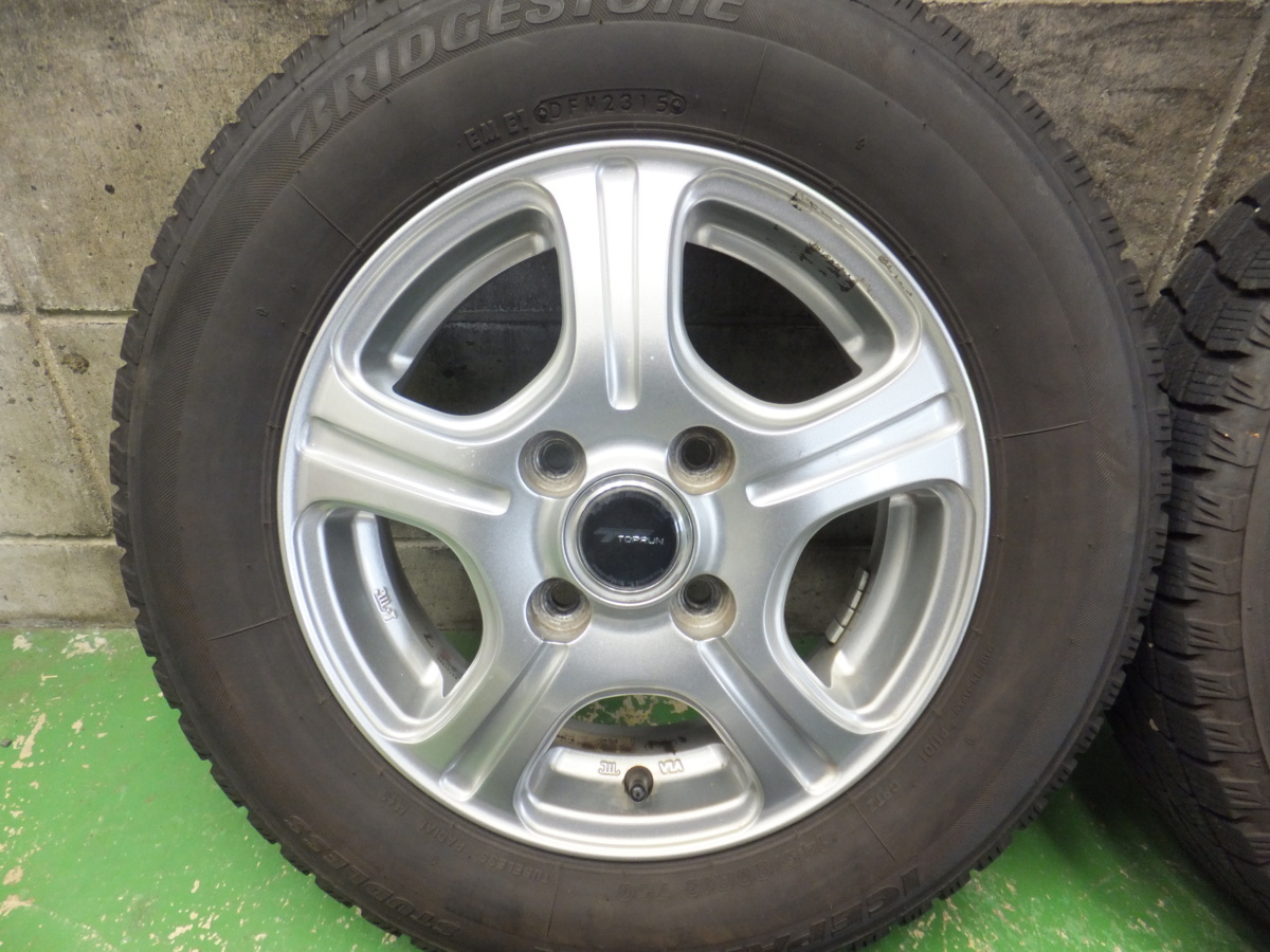 バリ溝 9.5分205⁄55R16 スタッドレス ブリヂストン アイスパートナー 4 