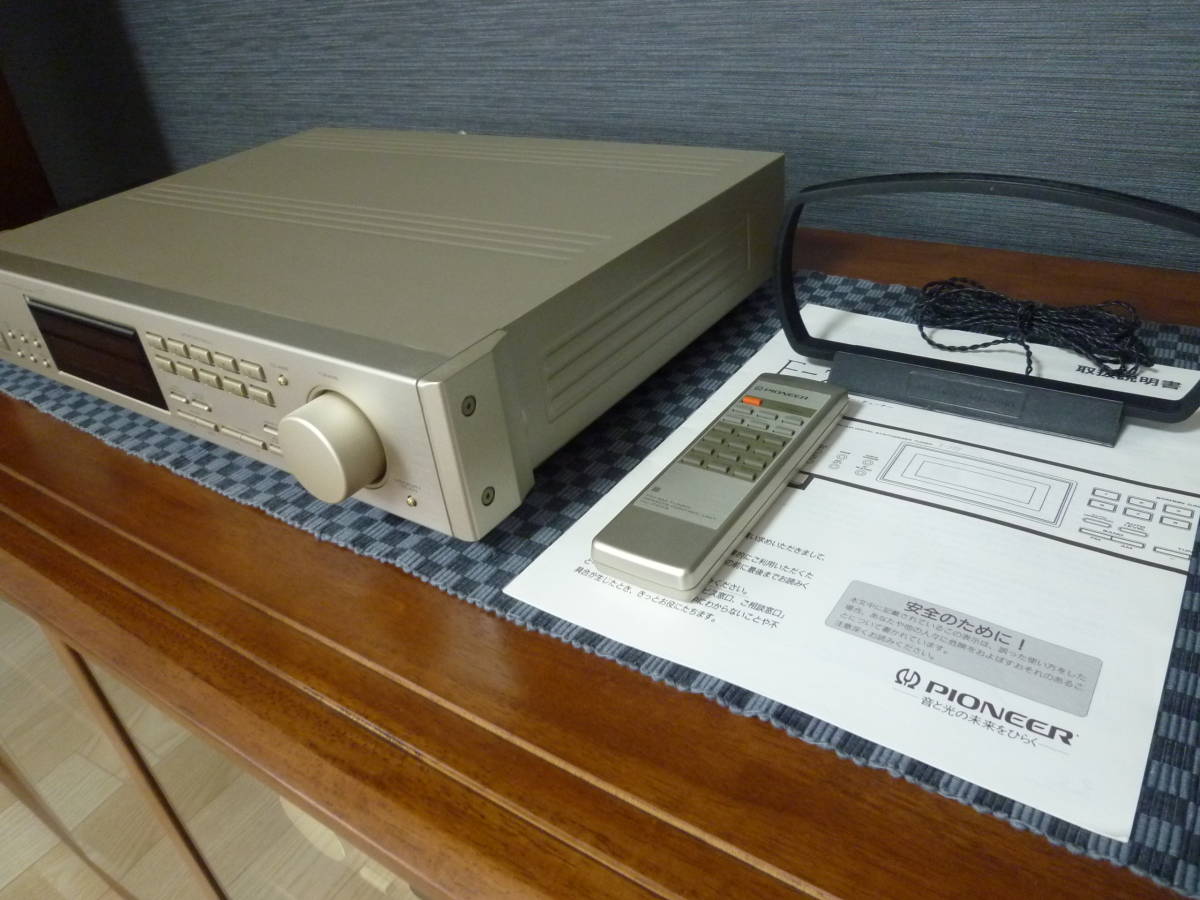 外観美品PIONEER FM⁄AMステレオチューナー F-777 パイオニア