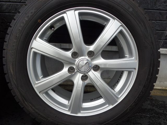 美品215/60Ｒ17 ＤＵＮＬＯＰ ＷＩＮＴＥＲＭＡＸＸ 2017年製　バリ山 アルファード　ヴェルファイア
