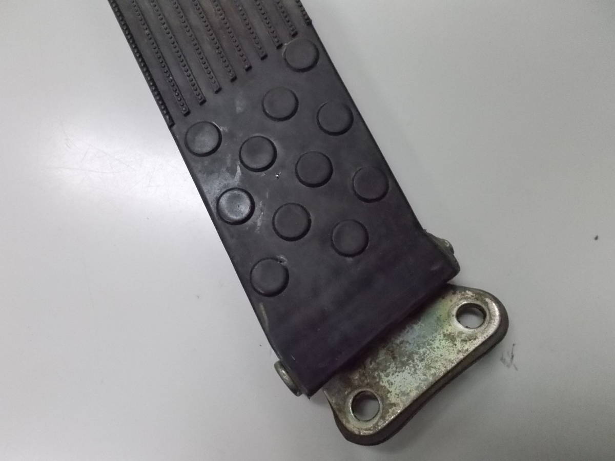日産　ハコスカ　アクセルペダル　中古品　KGC10　GC10
