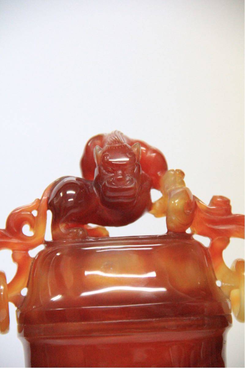 中国美術 天然赤瑪瑙彫刻花瓶 双耳唐獅子摘 香炉 長18cm 幅8cm 高28cm