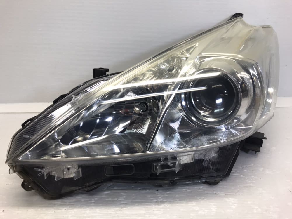 L2-95-3 ZVW40・ZVW41 前期 プリウスα ヘッドライト ハロゲン 左右