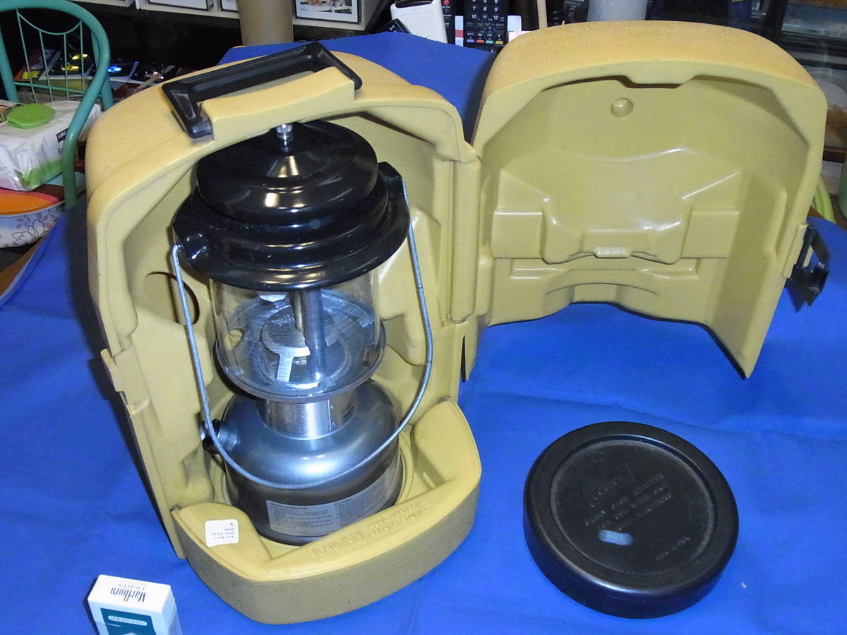 レア1978年製Colemanクラムシェルランタンケース丸ハンドル＋ファネル