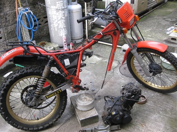 TLR200 エンジン 動画あり 車両から取り外し 川口市
