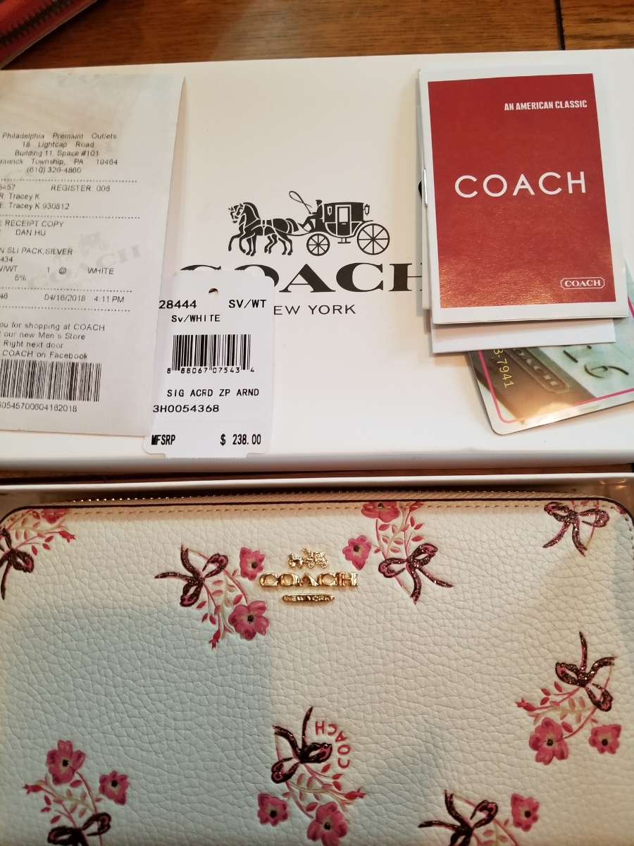 得価，新作登場 1円スタート COACH フローラホワイト アコーディオン長財布(女性用財布)｜売買されたオークション情報、yahooの商品情報をアーカイブ公開 - オークファン 服飾小物