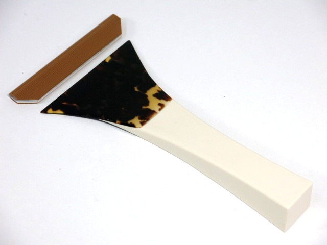 G597 津軽三味線 鼈甲 バチ 開き8.7cm Z757 鼈甲 撥 2個 【公式通販】