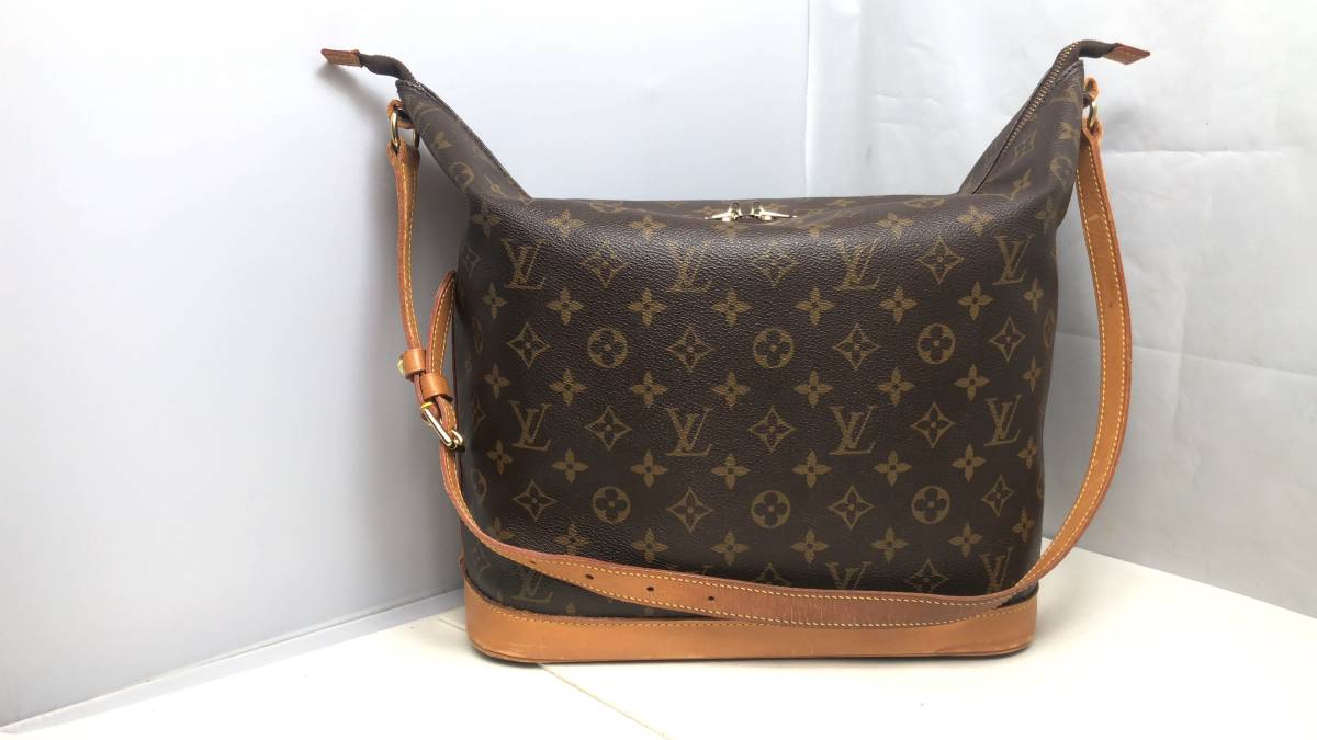 D51 ルイヴィトン Louis Vuitton アムファースリー モノグラム 