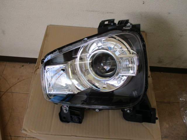 新品未使用品☆HA36S アルトワークス ターボRS キセノン 純正左 新品未使用品☆HA36S アルトワークス ターボRS キセノン 純正左