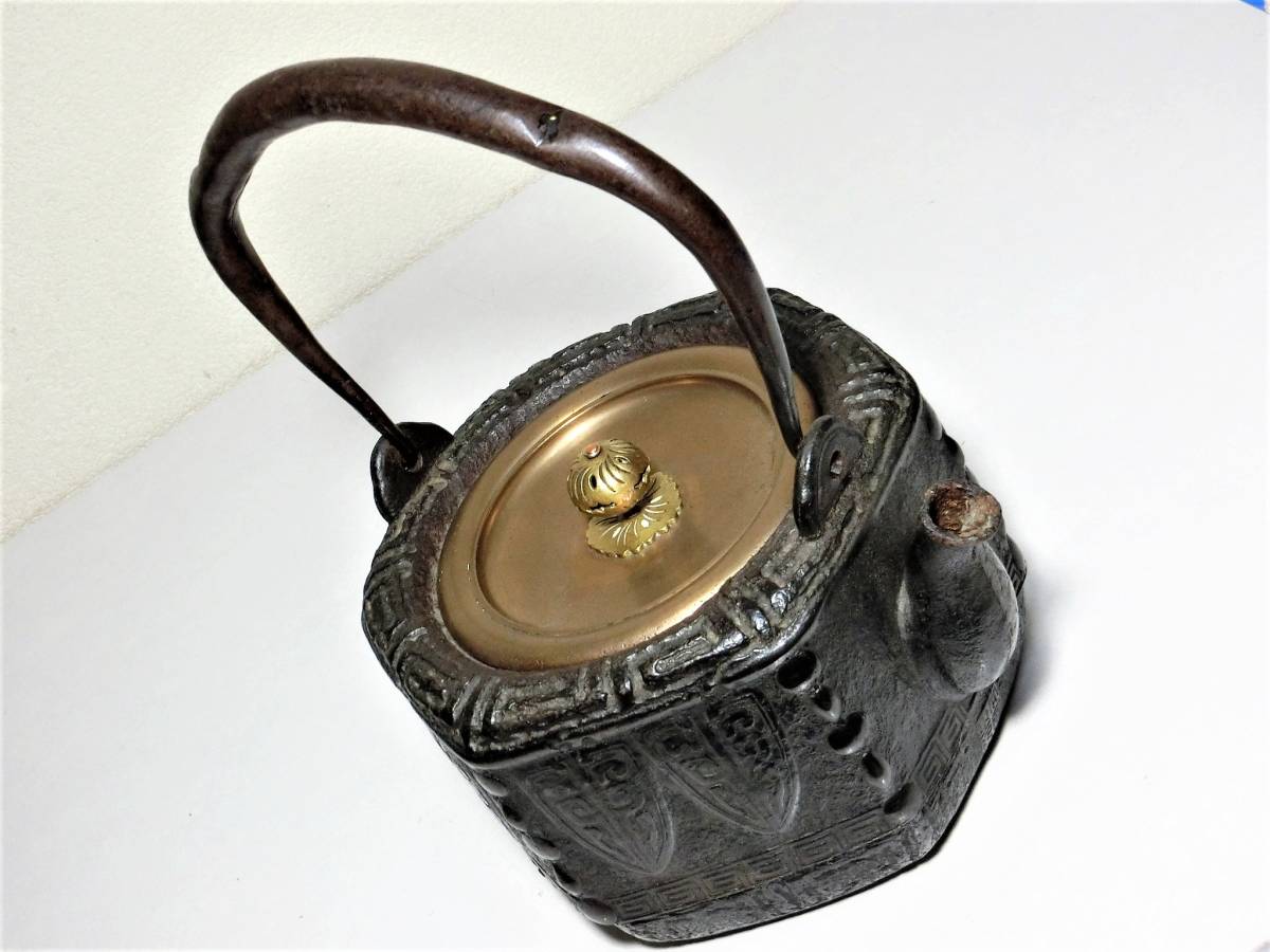 ★龍文堂 造/六角鉄瓶/4kg/時代鉄瓶/茶道具★