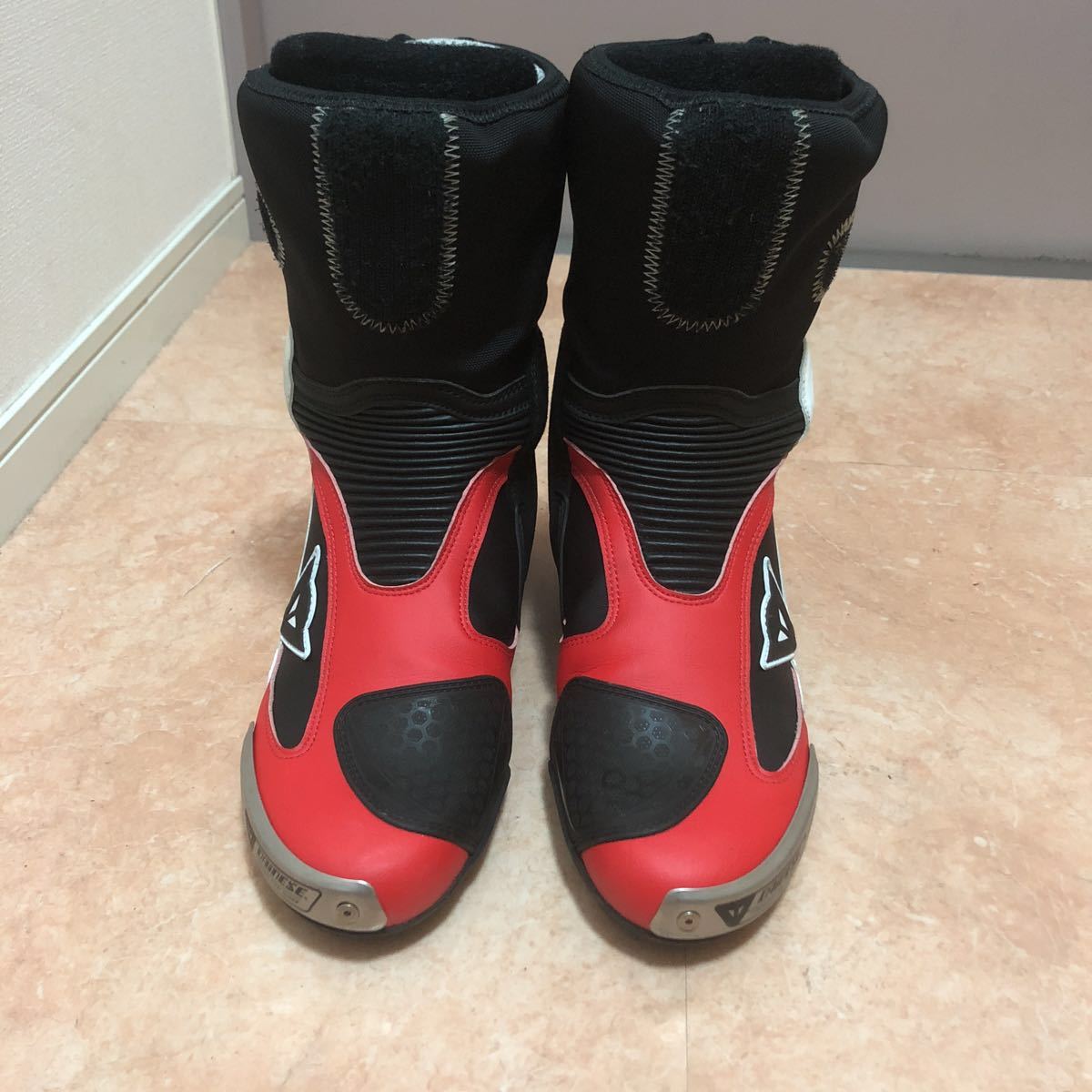 ダイネーゼ DAINESE ダイネーゼのレーシングブーツの特徴について 