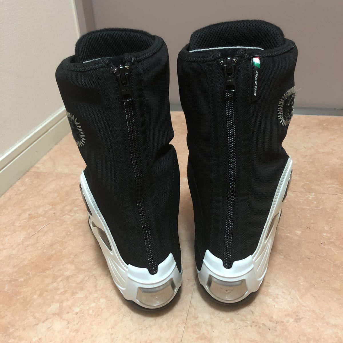 ダイネーゼ DAINESE ダイネーゼのレーシングブーツの特徴について 