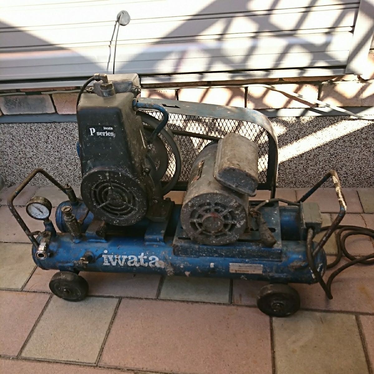 動作良好iwataアネスト岩田CS-150Pコンプレッサー0.75kw静音タイプ1馬力2タンク100Vアンローダ