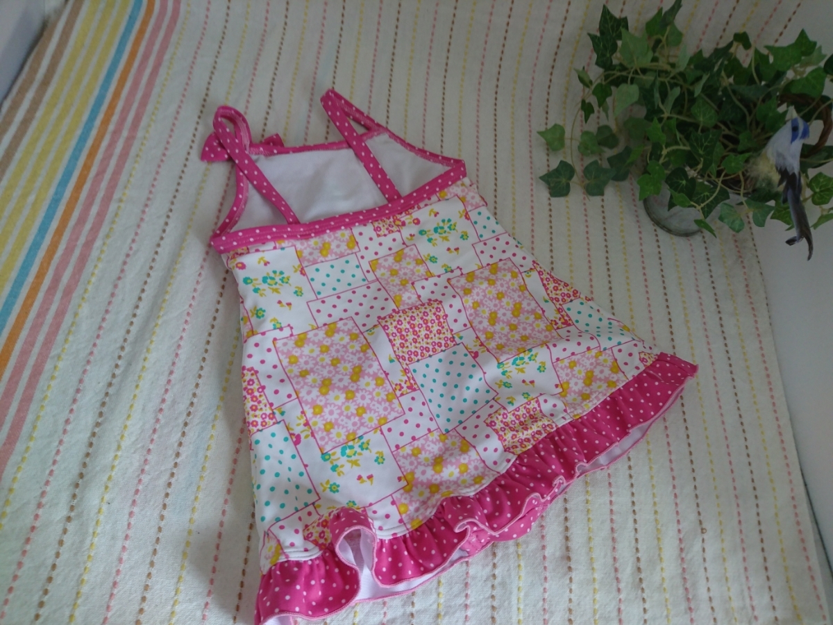 赤ちゃんサイズ パッチワーク風イラストのワンピース水着 サイズ80 F O インターナショナル 記名あり 80 75 84cm 売買されたオークション情報 Yahooの商品情報をアーカイブ公開 オークファン Aucfan Com