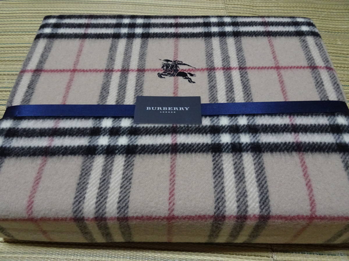 未使用 BURBERRY バーバリー ウール100% 毛布 140x200cm BURBERRY バーバリー ウール100％ 毛布 140×200cm 日本製