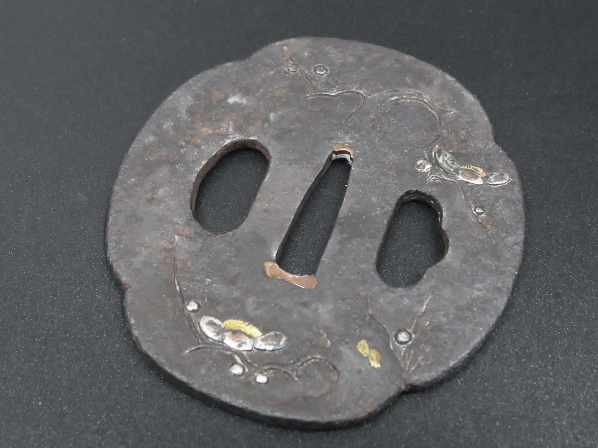 蔵時代 時代 梅象嵌文刀鍔 刀装具 鉄鍔 (WMJU99 武具 「埋忠