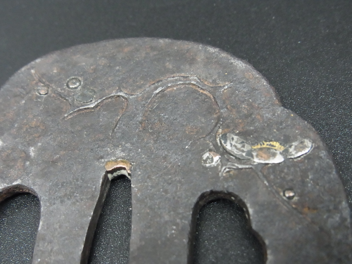 蔵時代 時代 梅象嵌文刀鍔 刀装具 鉄鍔 (WMJU99 武具 「埋忠