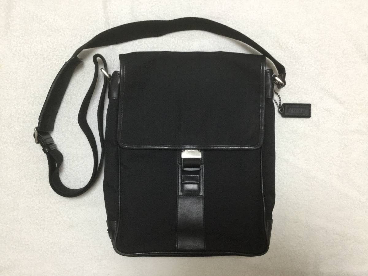 COACHの男性用ショルダーバッグ（黒／モノグラム） モノグラム Coach 