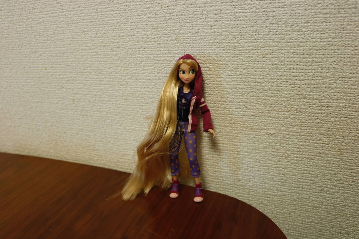 ラプンツェル フィギュア シュガー ラッシュ オンライン ディズニーストア限定 ディズニー 全高約15cm ディズニー 売買されたオークション情報 Yahooの商品情報をアーカイブ公開 オークファン Aucfan Com