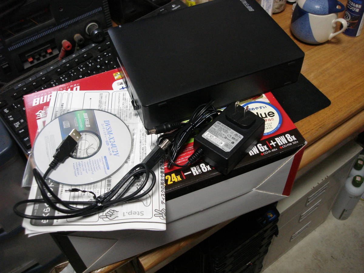 BUFFALO DVD-RAM⁄±R⁄±RWドライブ(DVD±R DVSM-X24U2V Drive