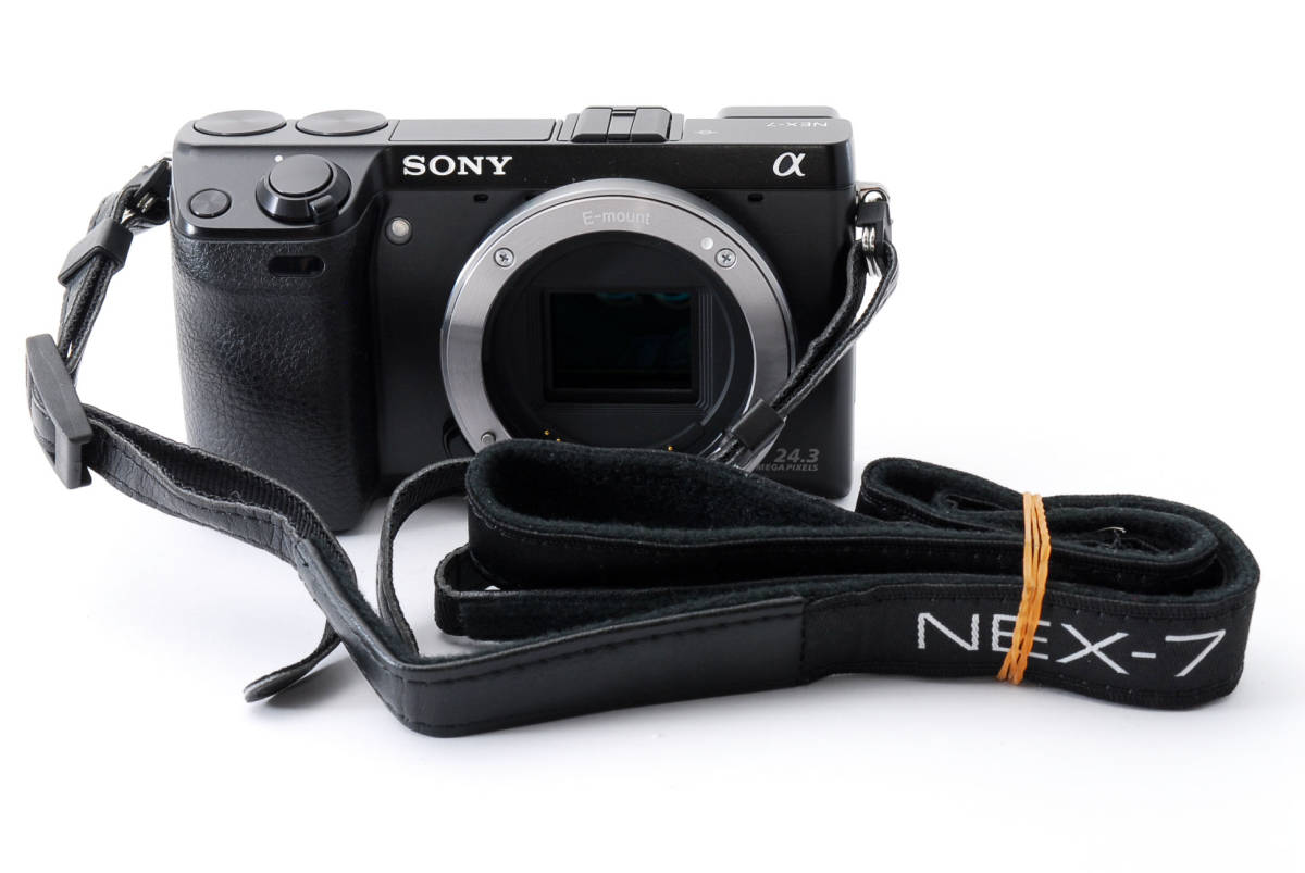 0 AW1 世界初！ - Nikon レンズ交換式の防水・耐衝撃デジタルカメラ 