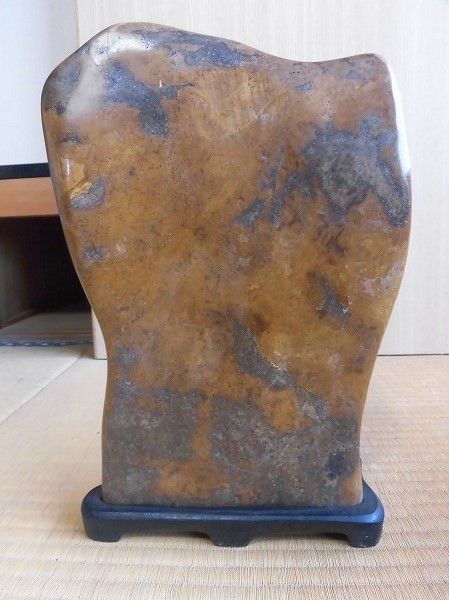 エメ緑☆2.4kg☆ 【 龍 】 ☆2.4kg☆ 翡翠 翡翠原石 彫刻 原石 エメ緑☆2.4kg☆ 【 龍 】 ☆2.4kg☆ 翡翠 翡翠原石 彫刻 原石