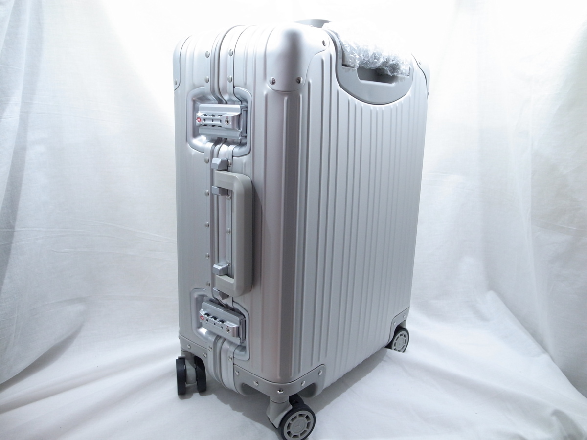新品 メルセデスベンツ オリジナル アルミ スーツケース シルバー色 TSAロック 保存袋なし