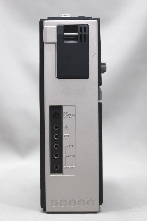 02431☆ SONY ソニー ICF-5500 スカイセンサー ラジオ 3バンド レシーバー / FM MW SW オーディオ 音響機材