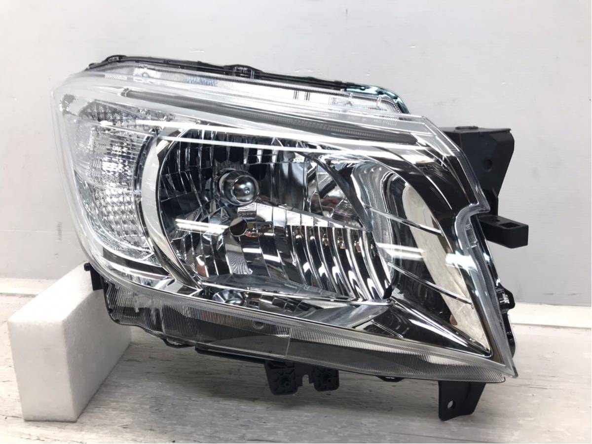 スズキ ソリオ MA36S 純正 右 HID ヘッドライト KOITO 100-59331 (L10 