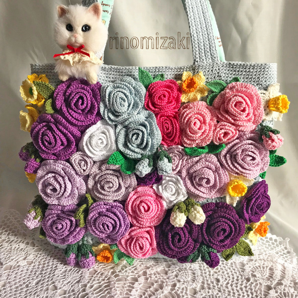 お花のバッグ ハンドメイド 手編み レース編み バラ 水仙 羊毛フェルト 猫ブローチ
