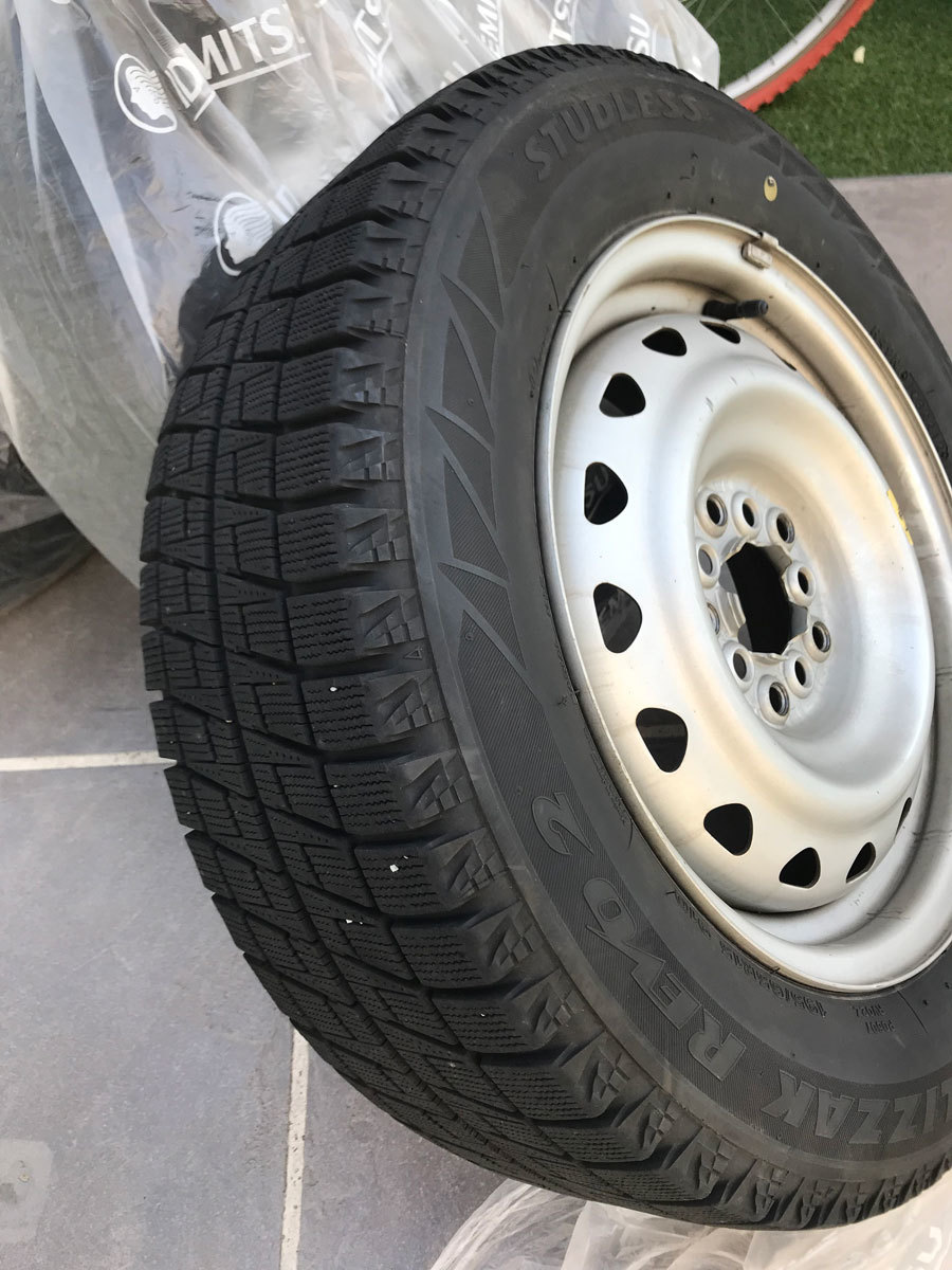 【バリ溝】スタッドレスタイヤ195/65r15ブリザック+ホイールセット 5穴　４本セット