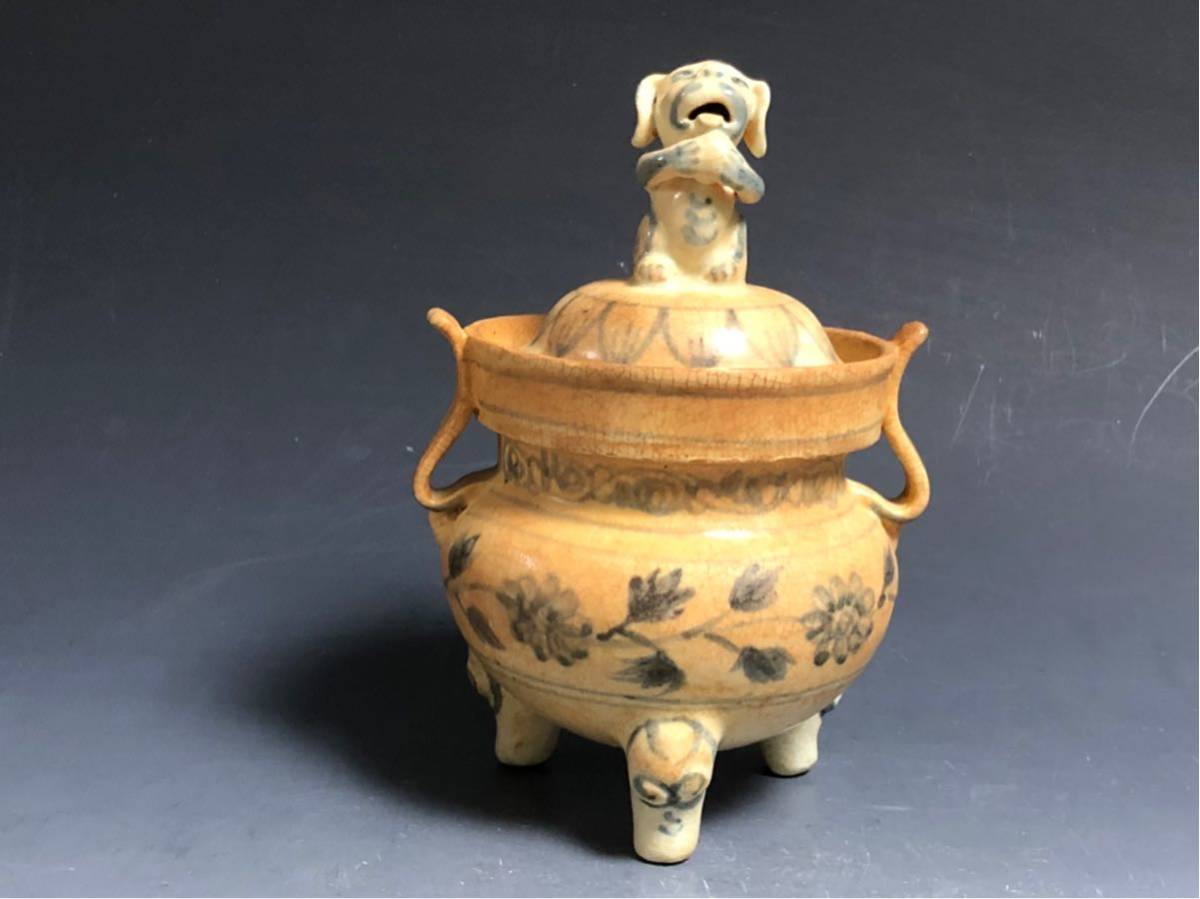 大得価，爆買い コレクター放出/中国/青花唐草紋香炉/桐箱入 A598(染付)｜売買されたオークション情報、yahooの商品情報をアーカイブ公開 - オークファン 骨董陶磁器一般
