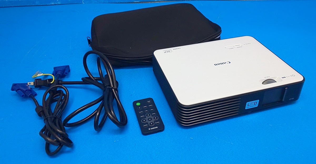 テレビ・映像機器 Canon LEDプロジェクター LE-5W 本体