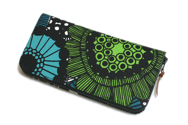 PIENI SIIRTOLAPUUTARHA 手作り 長財布 通帳ケース マリメッコ Marimekko ピエニ シールトラプータルハ