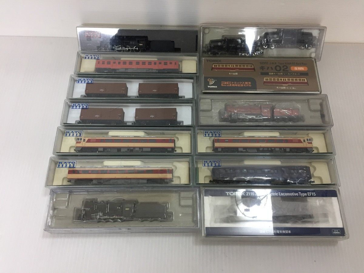 Nゲージまとめ売り　車両31個、レール38本、駅 nゲージまとめ売り Nゲージまとめ売り 車両31個、レール38本、駅【公式