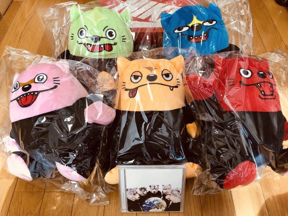 ■即決 新品 ジャンケン 赤 膝乗りマンウィーズネックピロー MAN WITH A MISSION マンウィズ グッズ / Tシャツ ロンT パーカー タオル