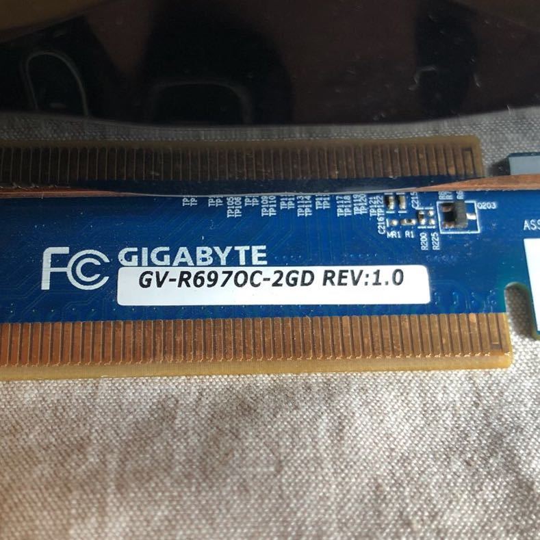GIGBYTE GV-R697OC-2GD / Radeon HD 6970 2GB GDDR5 256bit DVI-I/DVI-D/HDMI/Displayport オーバークロック版