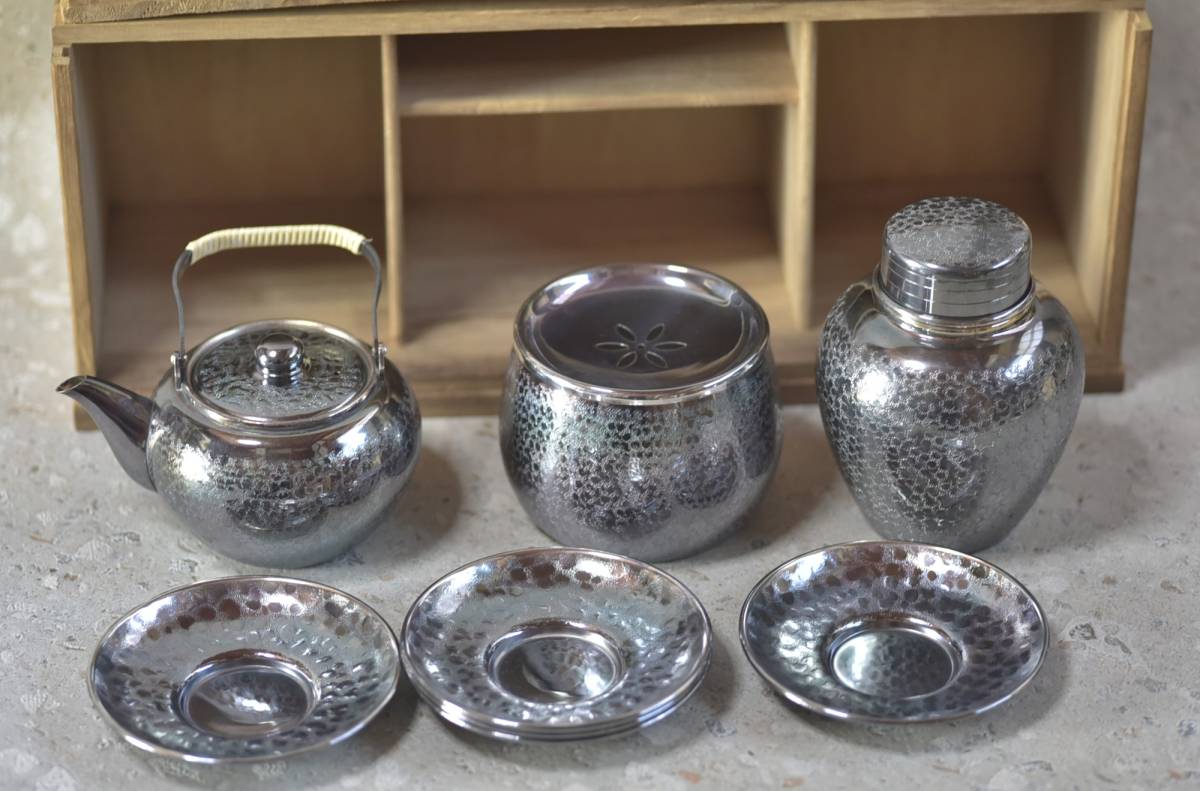 銀川堂 いぶし銀 共箱 茶器揃 急須⁄茶こぼし⁄建水⁄茶入