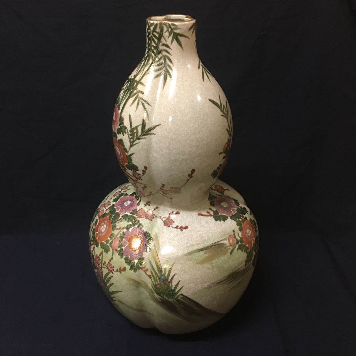流22） 薩摩焼 色絵細密絵付瓢箪形大花瓶 高さ47cm 古美術品(旧家