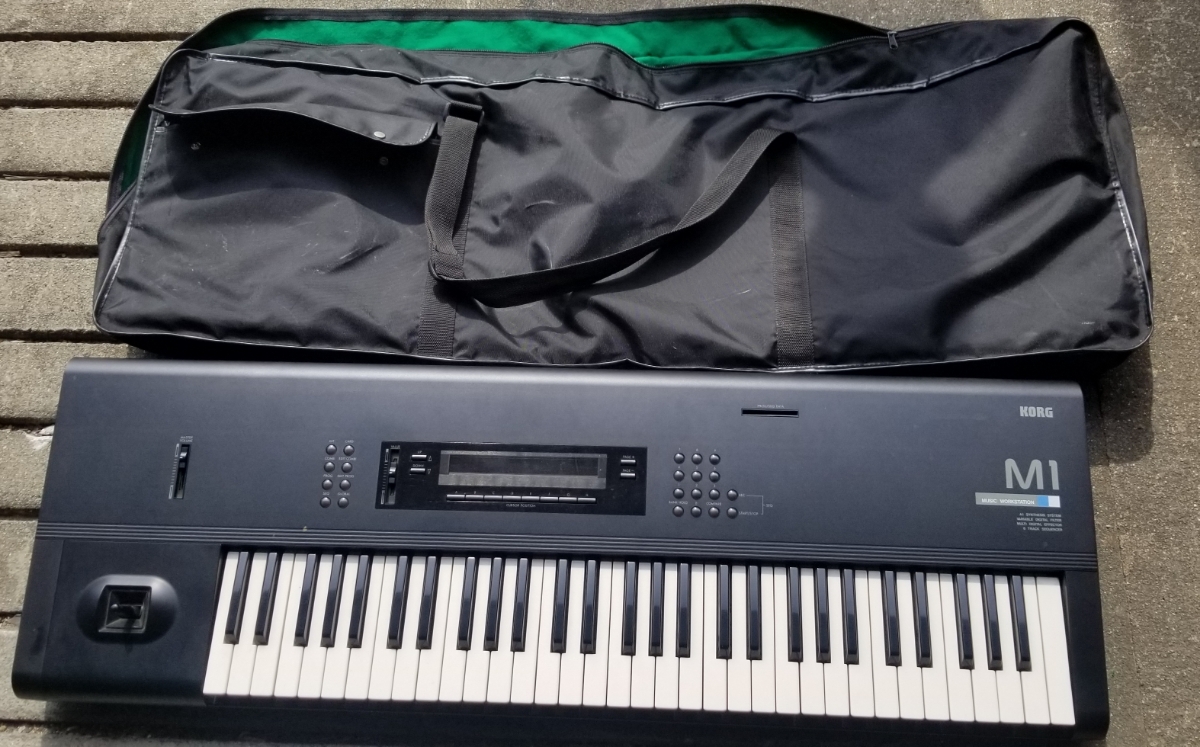F☆【J】KORG M1 シンセサイザー キーボード コルグ ケース付 3031268