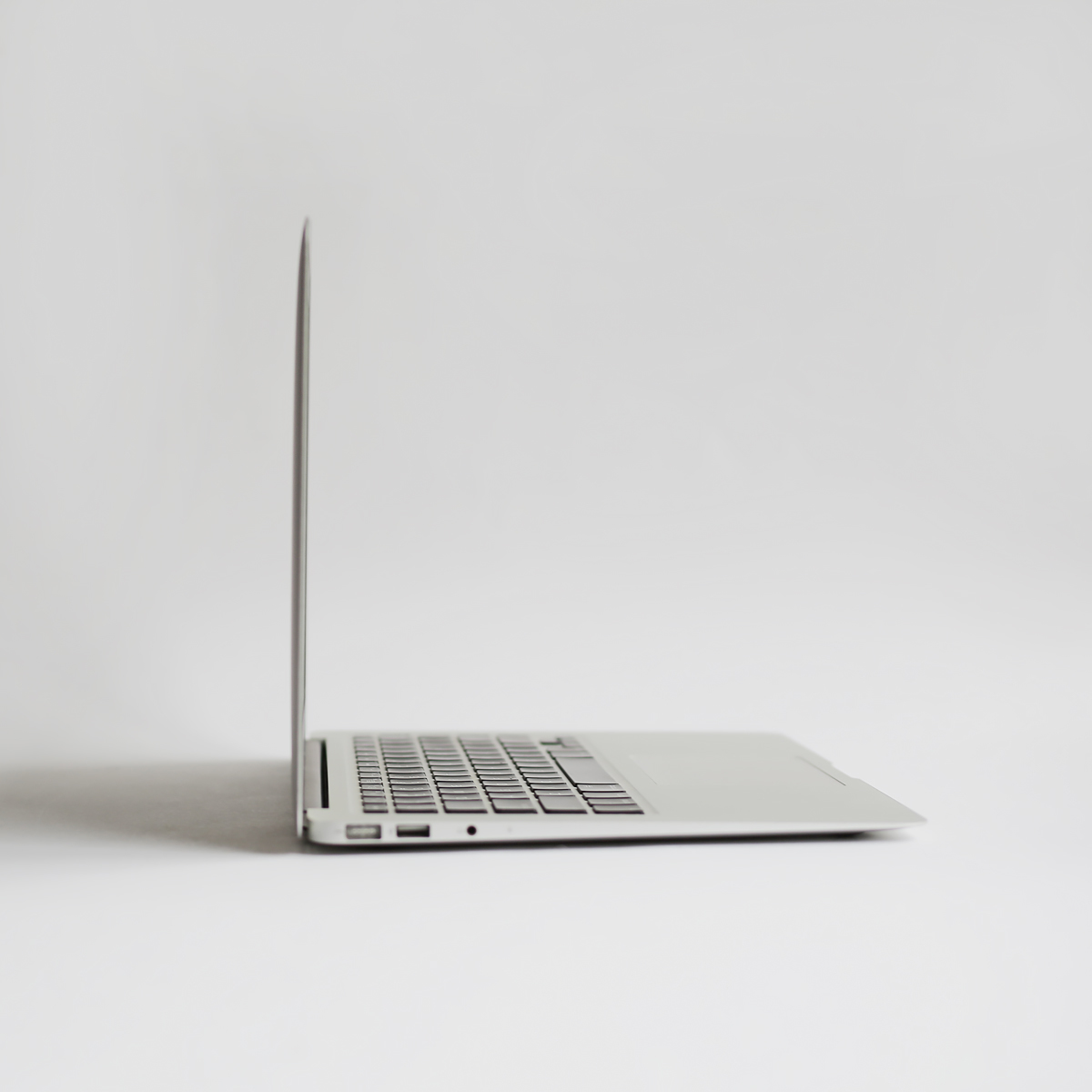 ブランドセレクト MacBook Air 13インチ 1.8GHz デュアルコアIntel 