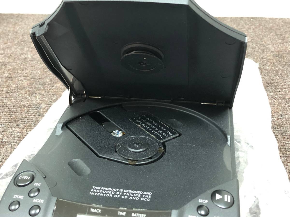 PHILIPS ポータブルCDプレーヤー AZ6826 付属品完備＋カーマウント用