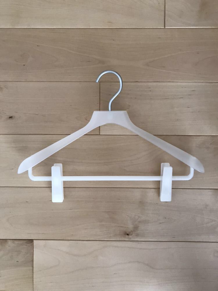 無印良品 ハンガー 婦人用 ピンチ付 ４本 アルミハンガー パンツ／スカート用 １０本_1