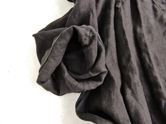ネストローブ nest Robe 上質リネン100%たっぷり身幅 カットワーク刺繍スキッパーギャザープルオーバー♪