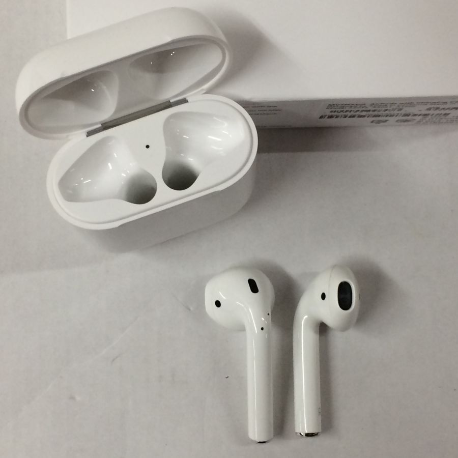 未使用品】 AirPods with Charging Case Apple純正 新型 未使用品