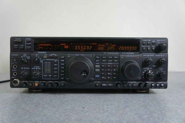 B3120140B] YAESU 八重洲 FT-1000MP HF TRANCEIVER HFトランシーバー