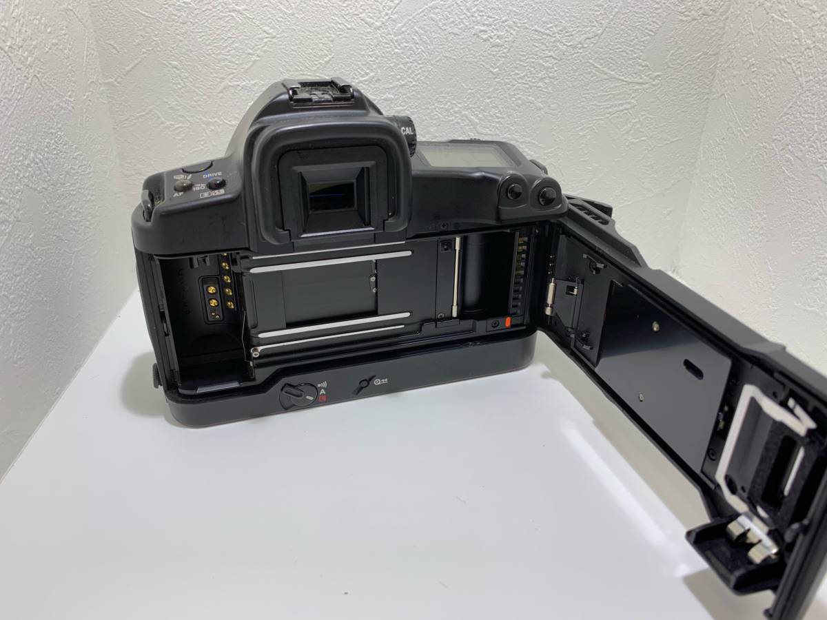 キャノン 【12853】 Canon キャノン EOS3 フィルムカメラ ボディ ※動作