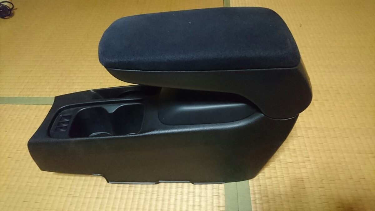 CT9A GT-A センターコンソール ひじ掛け | ランサーエボリューション 